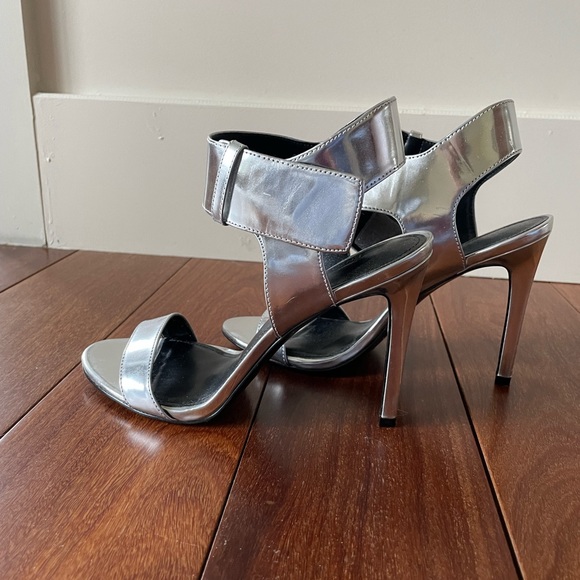 Enzo Angiolini silver heels - Picture 4 of 7